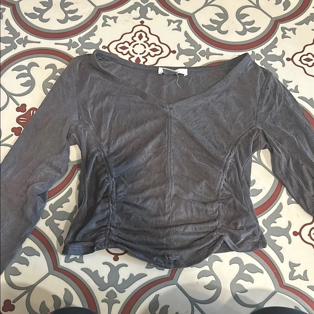 Zara Gray Blouse with Fitted Sleeves and Ruched Detail - Picture 1 of 2